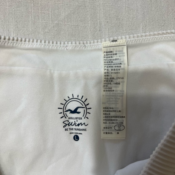 Hollister swim size medium top and large bottom high waisted. - Picture 2 of 3